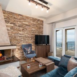 Petritis Cozy Mountain Retreat with Stunning Views By Greece Apartments