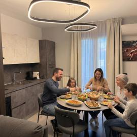 OS Horizon Apartments, хотел в Сант'Еуфемия Ламеция