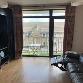 Spacious Modern 3-Bedroom Apartment with Balcony & Free Parking near City Centre