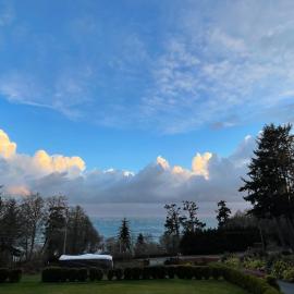 Acre By the Sea Guest Suite, hotel in Sooke