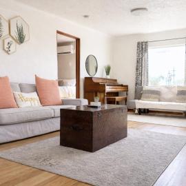 Charming 2BD downtown home by bike trail, river and coffee!