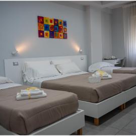 Richard Room & Apartment Policlinico