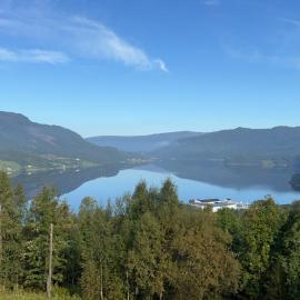 Stille og fredelig med panoramautsikt, hotel v destinaci Valsøybotn