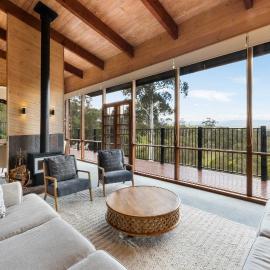 Arkadia - A Yarra Valley Retreat with Pool & Court, hotel in Yarra Glen