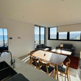 Luxury in the Sky - Modern Gosford Apartment, hotel a Gosford