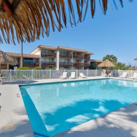 11th Street Beach Retreat Walk to Sand Golf Cart Zone, hotel in Port Aransas