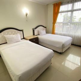 Hortus Inn: Tawangmangu şehrinde bir otel