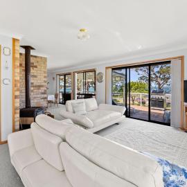 The Bay House - Fireplace - Waterfront, hotelli kohteessa Callala Bay