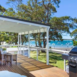 The Bay House - Fireplace - Waterfront, hotel di Callala Bay