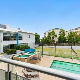 Elegant Coolum Seaside Retreat