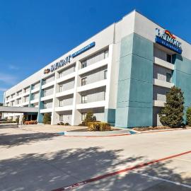 Baymont by Wyndham Arlington At Six Flags Dr, hotel in Arlington