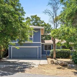 Riverkern Retreat House, hotel in Kernville