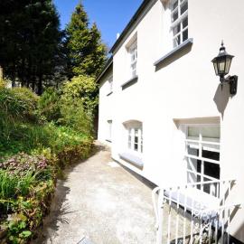 Corner Cottage - Ukc4962