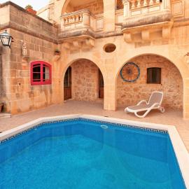 Ta Happin Farmhouse in Xaghra with Pool and AC