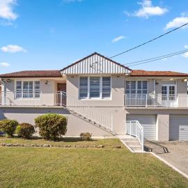 Fairlight Luxe Escape 4BR with Parking