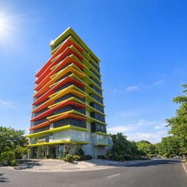 Signature Family Serviced Apartments in Dharmahusada East Surabaya by Le Ciel Hospitality, hotel in Surabaya