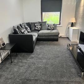 Lovely 2-bed flat, ideal for races, football, city