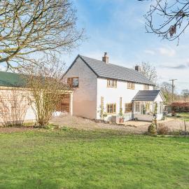 Spacious 4-Bed in Peaceful Market Drayton - Pass the Keys