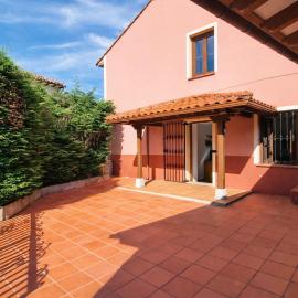 Llanes Casa con Terraza y Barbacoa – La Jorcada, hotel in Porrúa