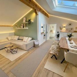 Scandinavian Alpine Lodge nahe Tegernsee - stilvoll & ruhig, Hotel in Reichersbeuern