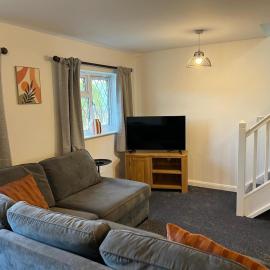 Cosy Flat Near Gatwick Free Parking