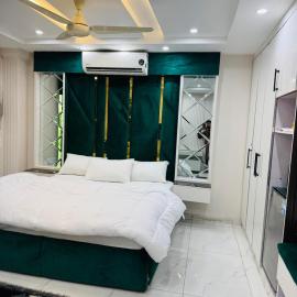Regency Crown Hotel: Faysalabad şehrinde bir otel