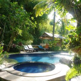 Saraswati Holiday House, hotel in Lovina