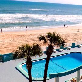 Chateau Mar Beach Hotel NEWLY REFURBISHED, hotel a Ormond Beach
