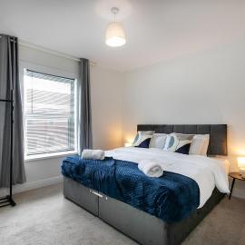 Comfortable 3 Bedrooms - Free Parking - High Speed WiFi - Sleeps 4, Hotel in Boultham