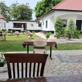 Maria's place, hotel di Tujering