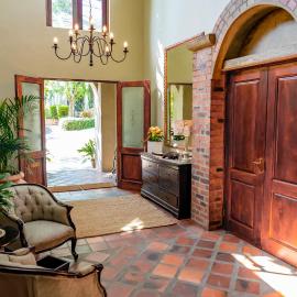 Shepherd's Corner Guest House - Tranquil Boutique Stay in Bryanston, hotel in Johannesburg
