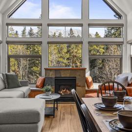 Enchanting Mountain Condo - Outdoor Hot Tub Mountain Views