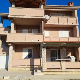 Apartments Lili, Hotel in Palit