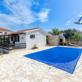 House Ara, hotelli kohteessa Grohote