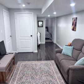 Bernie's Basement, hotel in Milton