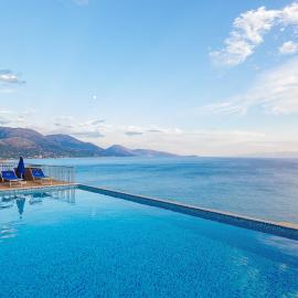 Kshira Oasis Qeparo - Boutique Beachfront Suites & Restaurant, hotel i Qeparo