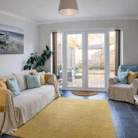 Little Whitehaven - One Bedroom House in Lymington - Free parking, hotel a Lymington
