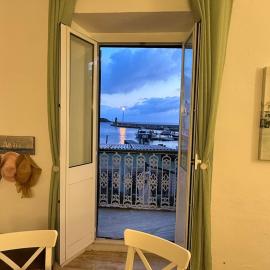 Casa vista mare sul Porto dell isola del Giglio, Hotel in Giglio Porto