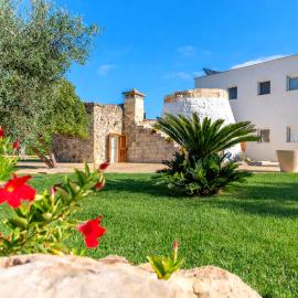 Lisària Villa Delle Meraviglie with Jacuzzi and Pool