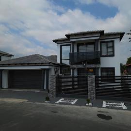 Luxury Self-Catering 3 En-Suite Bedrooms & 6 Beds