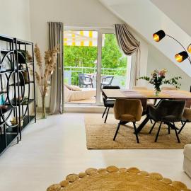 Moderne 3-Zimmer-DG-Wohnung, 2 Balkonen & Tiefgarage