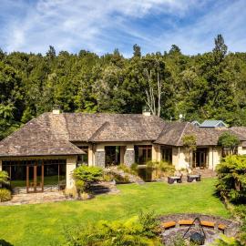 Treetops Lodge & Estate