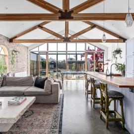 Modern Heritage Retreat walk to Pako & Waterfront, hotel in Geelong West