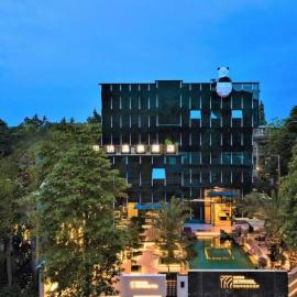 华泱温泉酒店-青城山店, hotel en Taiping