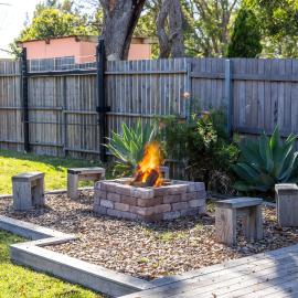 Beauts - Pet Friendly - 5 Mins Walk to Beach, hotel in Culburra Beach