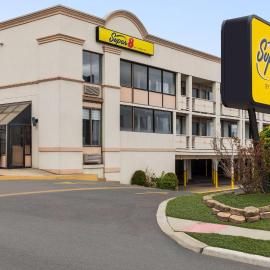 Super 8 by Wyndham Meadowlands, ξενοδοχείο σε Carlstadt