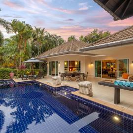 Robertson Villa 3BR Pool Villa on Loch Palm Golf Course, hotel a Ban Kathu