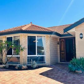 Sea Views Holiday Home- South Bunbury, hotel in Bunbury