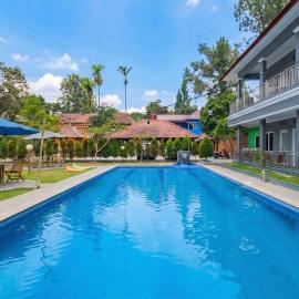 Villa Batu Cisarua Puncak Bogor RedPartner – hotel w mieście Cilama