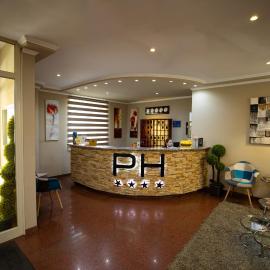 Hotel Pushkin, hotell i Oral
